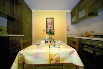 Italia Privát Roma, Esterno